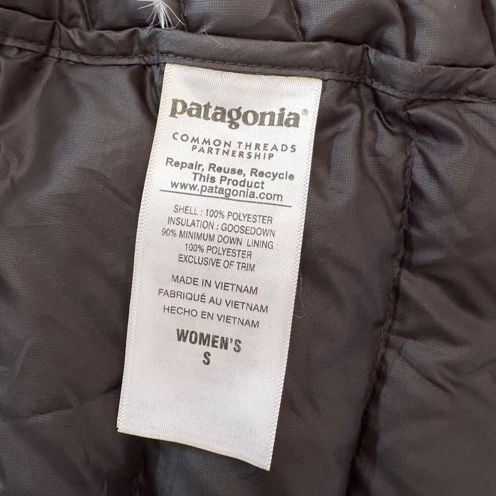 Patagonia Black Women's Down‎ Sweater Vest - Small with Logo - Picture 9 of 9
